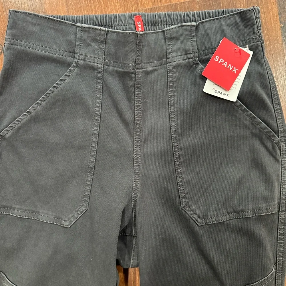 Spanx Stretch Twill Cargo Jogger Pants Washed Black Women's Size M NWT - Picture 3 of 10